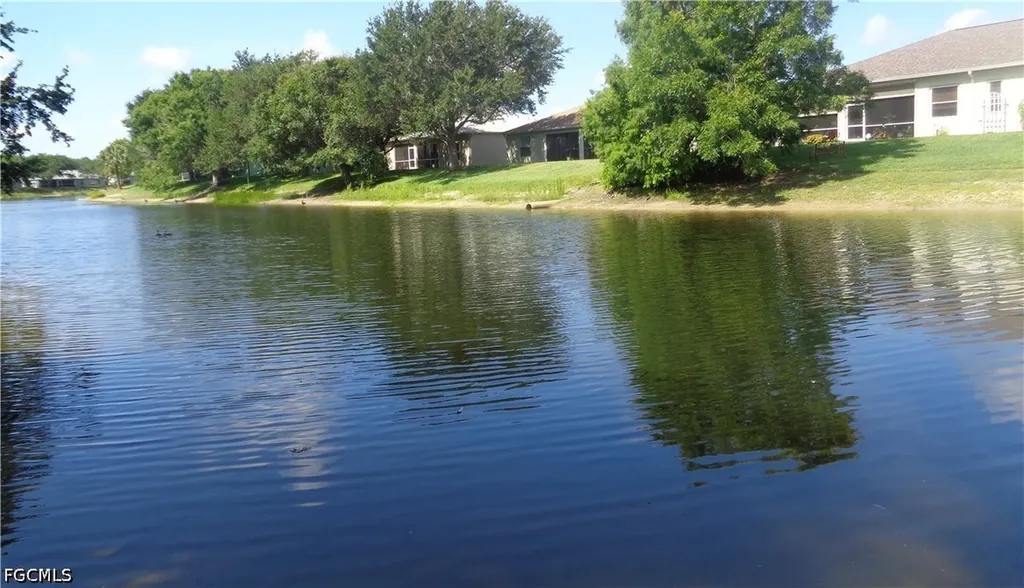 2463 Nature Pointe Loop Fort Myers FL 33905