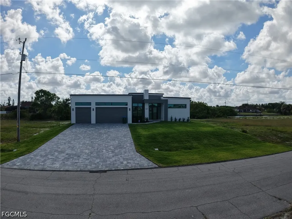 2135 SW 8th Place Cape Coral FL 33991