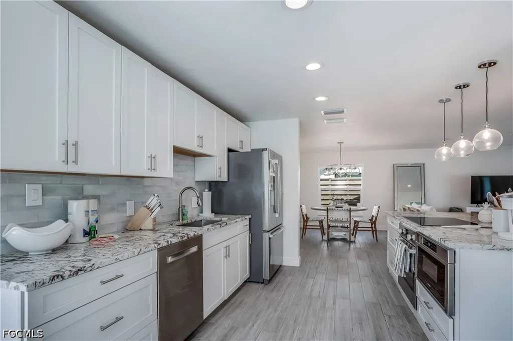 718 103rd Avenue N Naples FL 34108