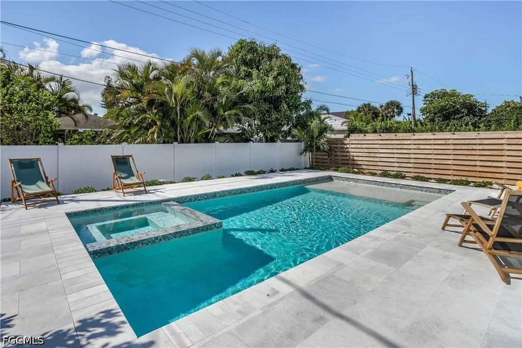 718 103rd Avenue N Naples FL 34108