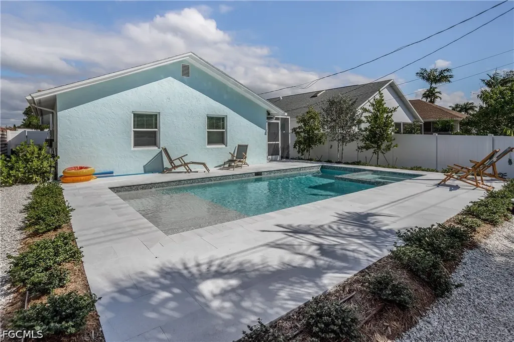 718 103rd Avenue N Naples FL 34108