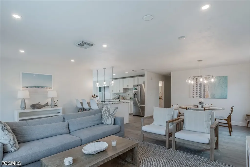 718 103rd Avenue N Naples FL 34108