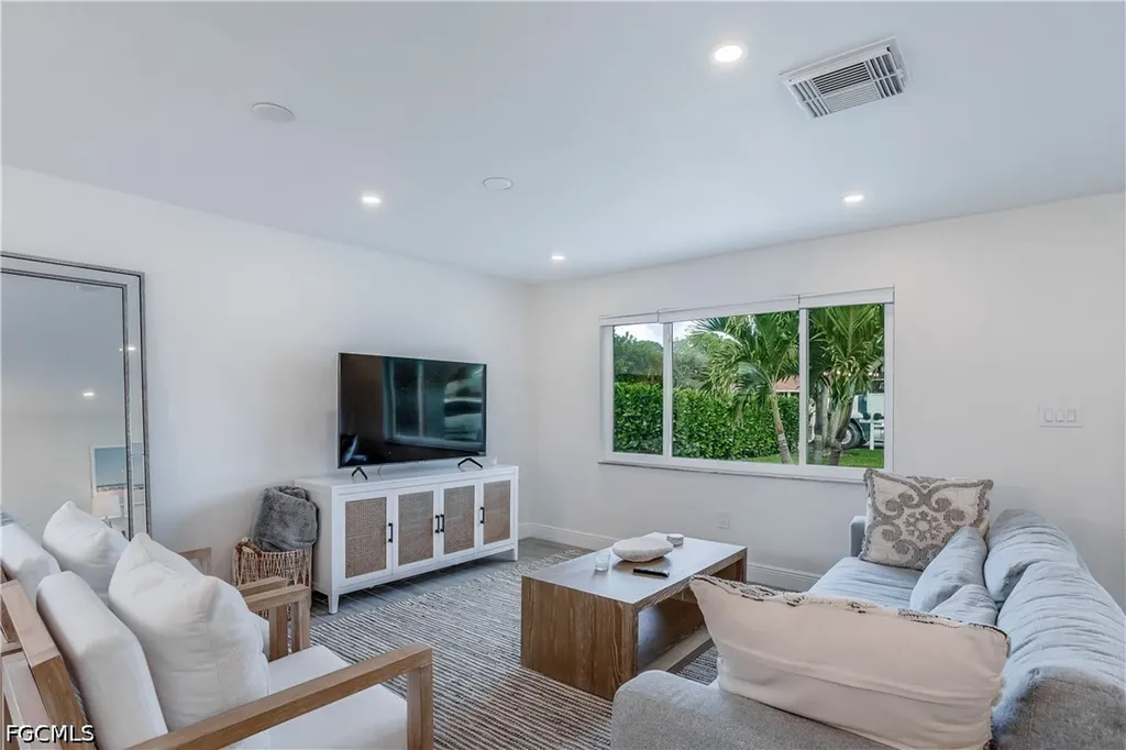 718 103rd Avenue N Naples FL 34108