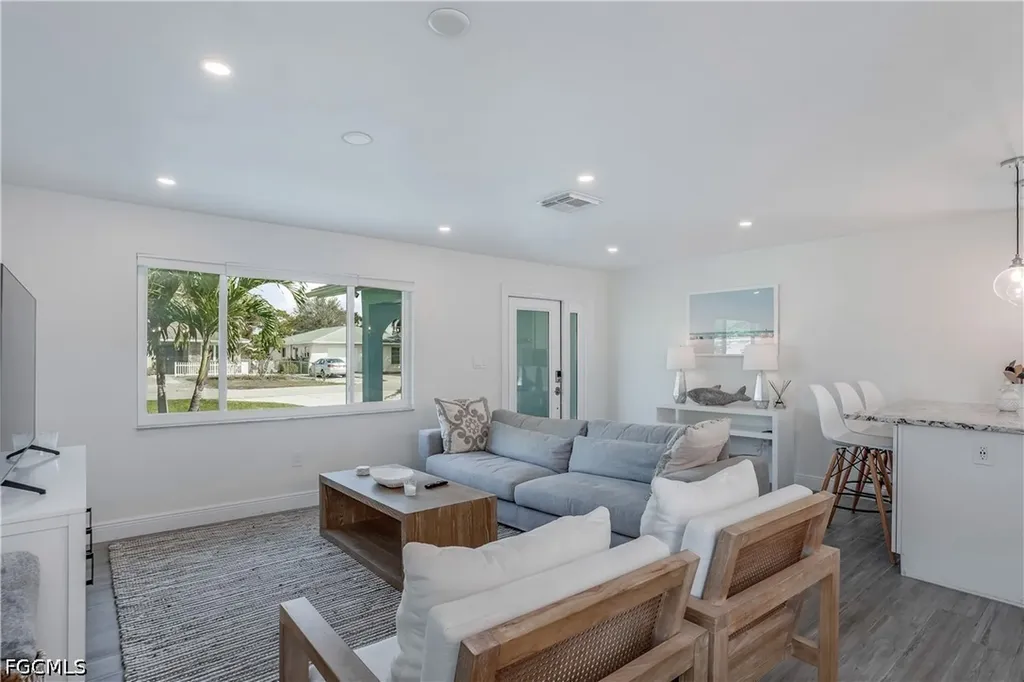 718 103rd Avenue N Naples FL 34108