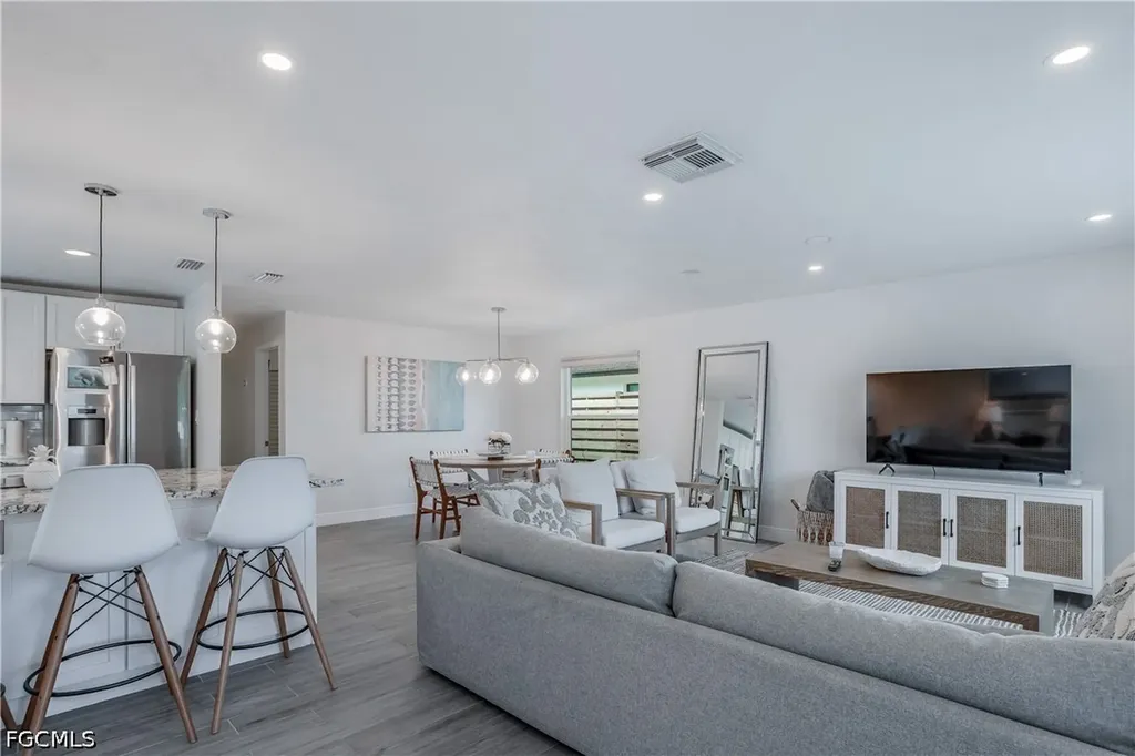 718 103rd Avenue N Naples FL 34108