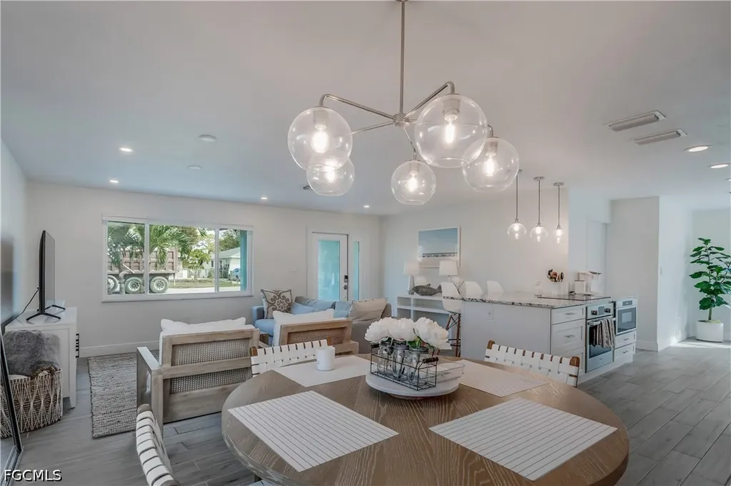 718 103rd Avenue N Naples FL 34108