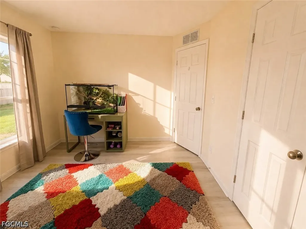 2804 NE 2nd Place Cape Coral FL 33909