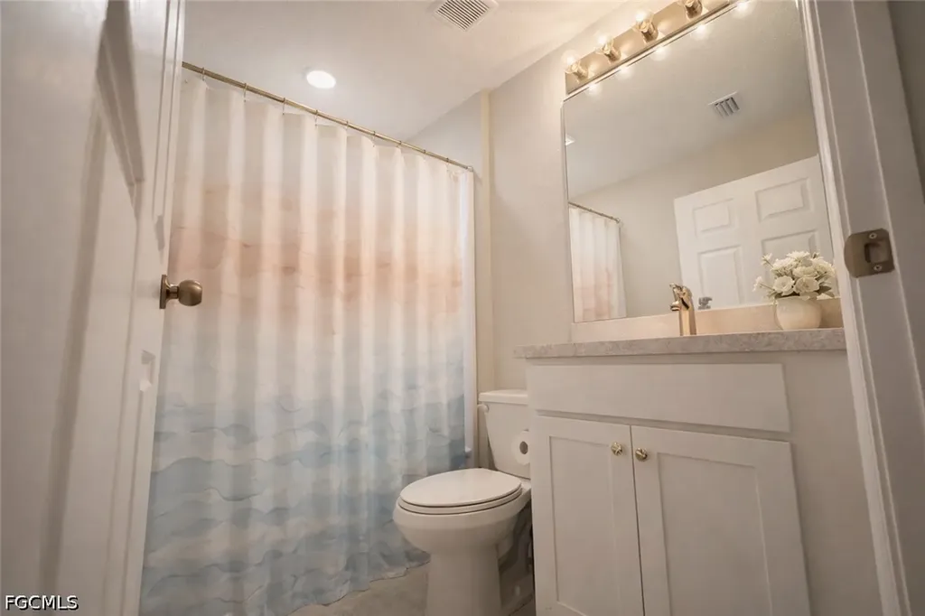 2804 NE 2nd Place Cape Coral FL 33909