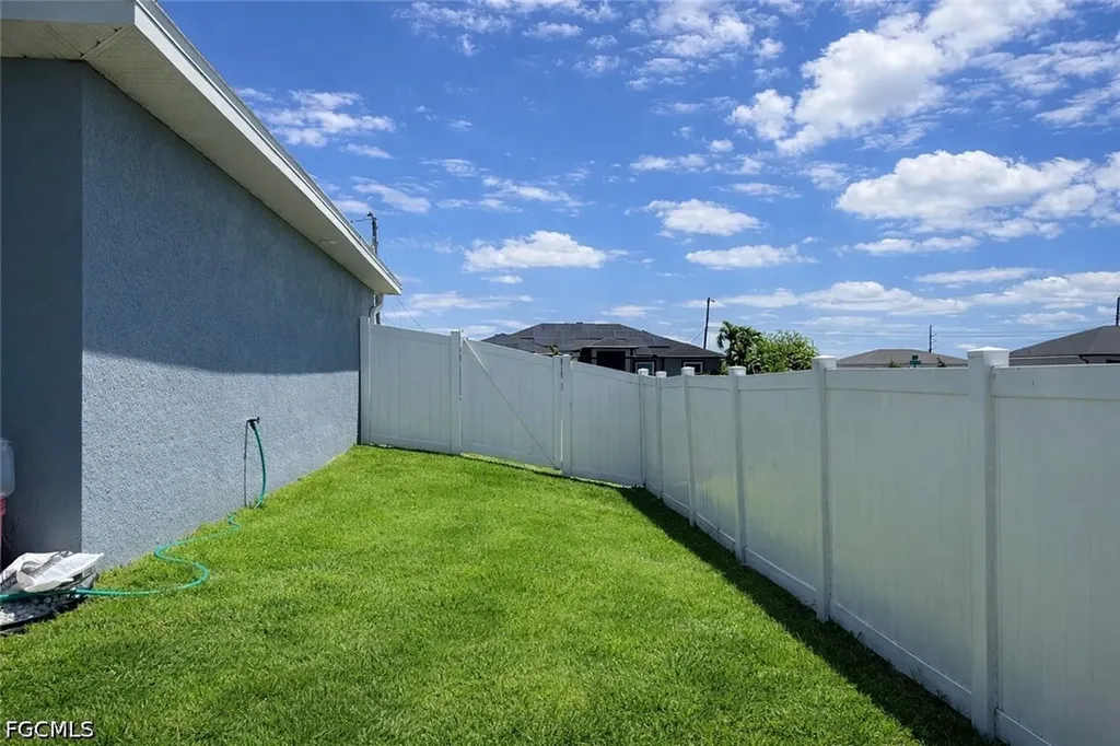 2804 NE 2nd Place Cape Coral FL 33909