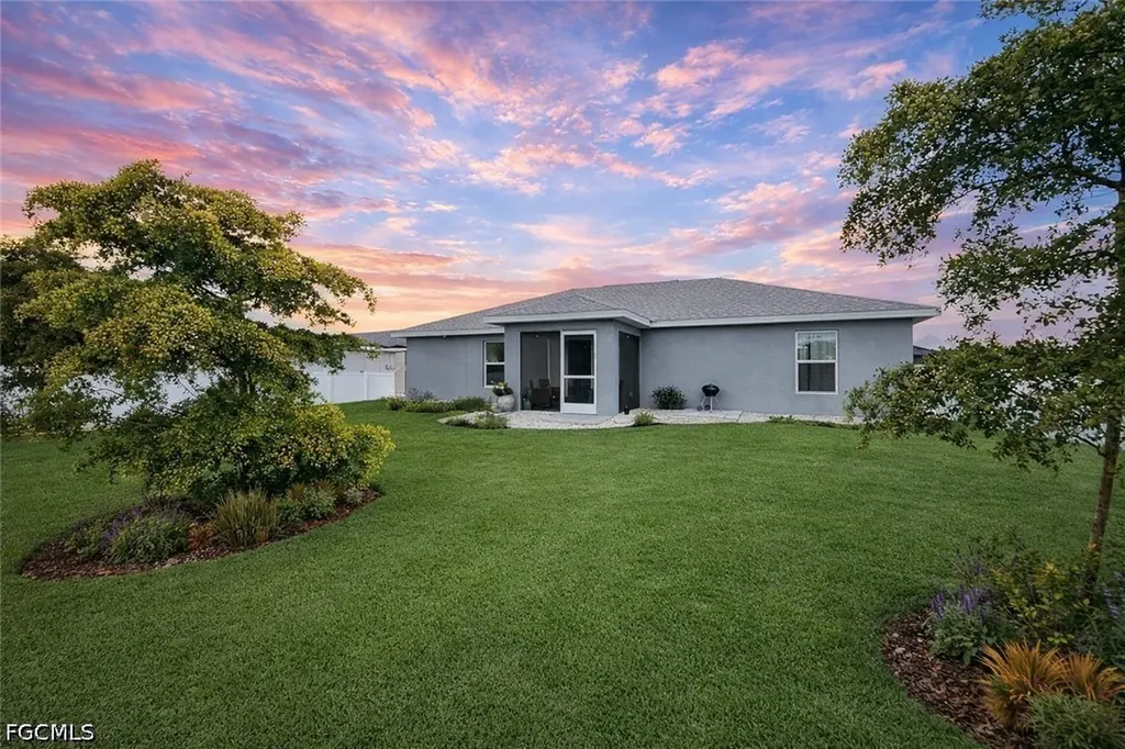 2804 NE 2nd Place Cape Coral FL 33909