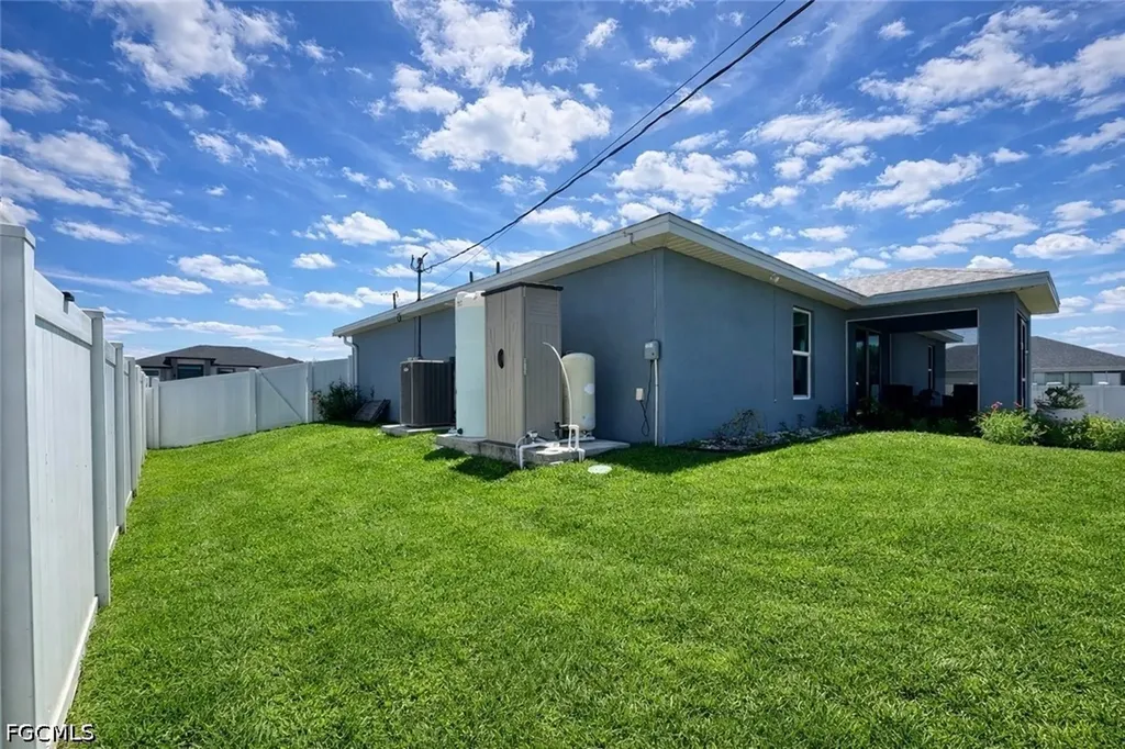 2804 NE 2nd Place Cape Coral FL 33909