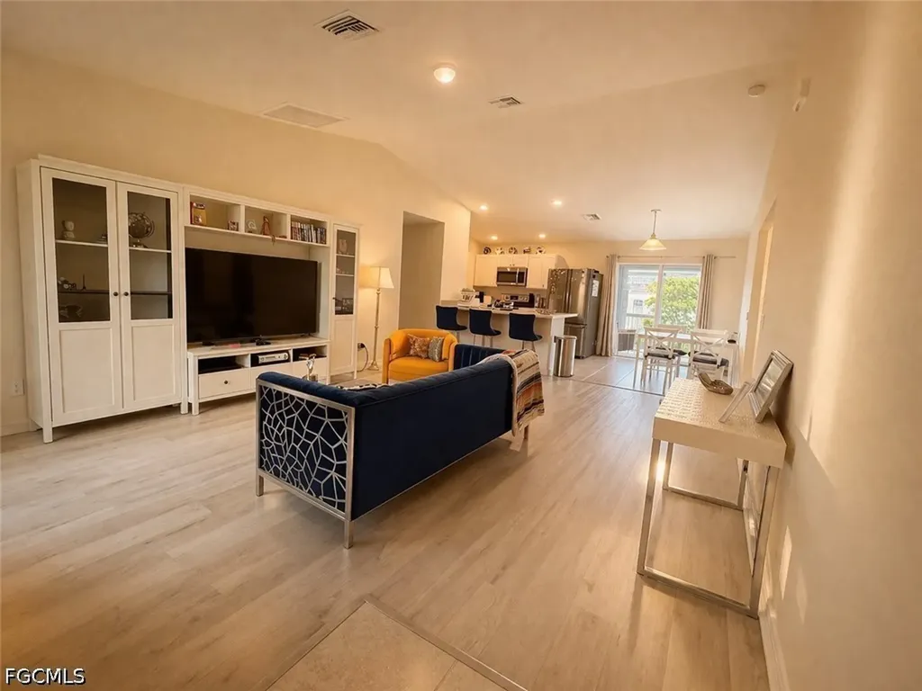 2804 NE 2nd Place Cape Coral FL 33909