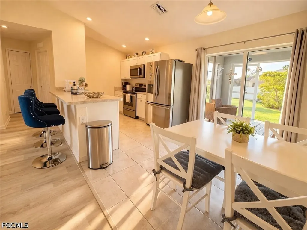 2804 NE 2nd Place Cape Coral FL 33909