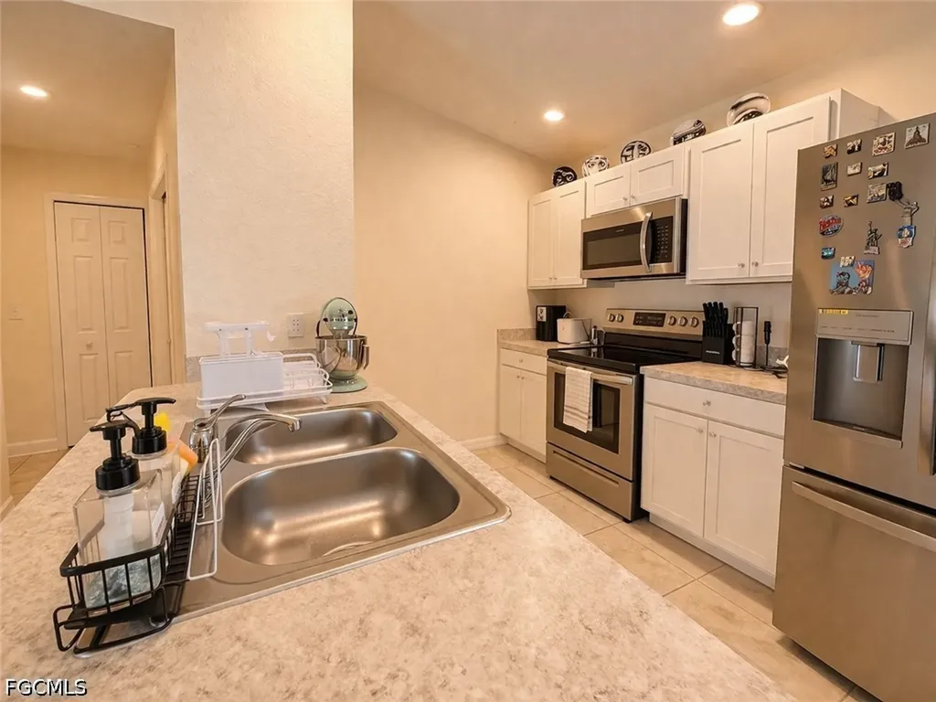 2804 NE 2nd Place Cape Coral FL 33909