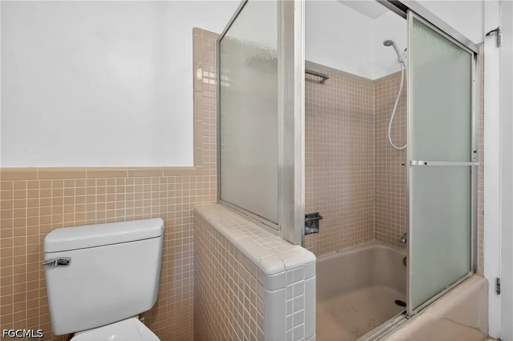 1146 SE 35th Terrace Cape Coral FL 33904