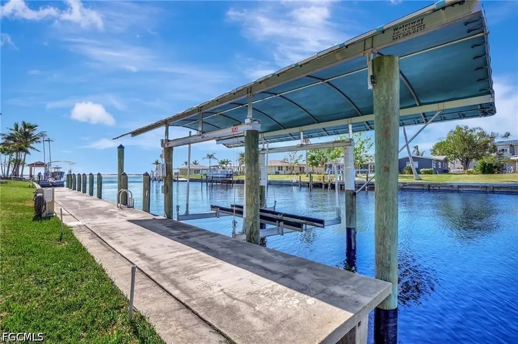 250 Bangsberg Road SE Port Charlotte FL 33952