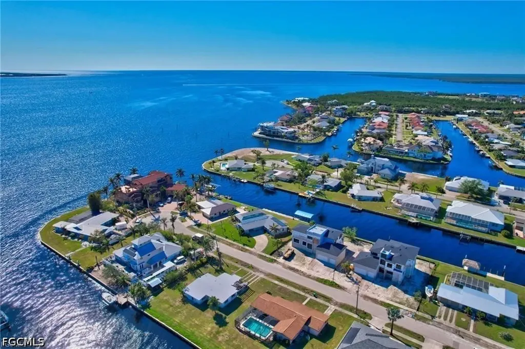 250 Bangsberg Road SE Port Charlotte FL 33952