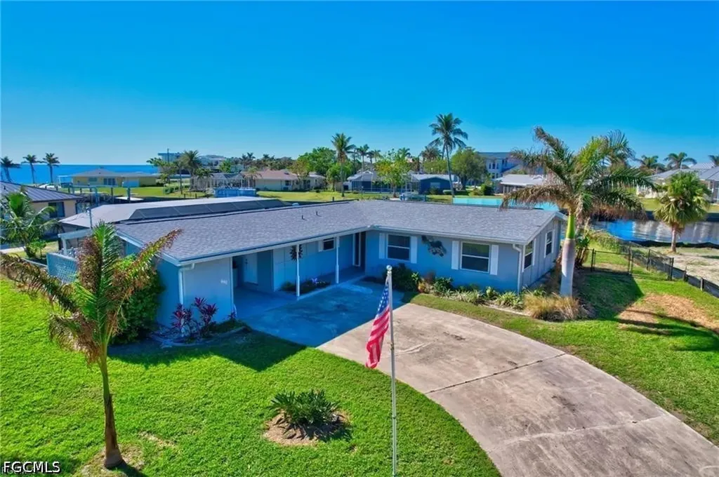 250 Bangsberg Road SE Port Charlotte FL 33952