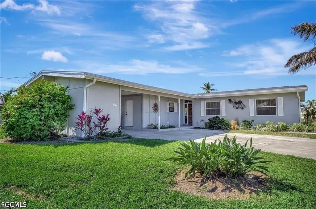 250 Bangsberg Road SE Port Charlotte FL 33952