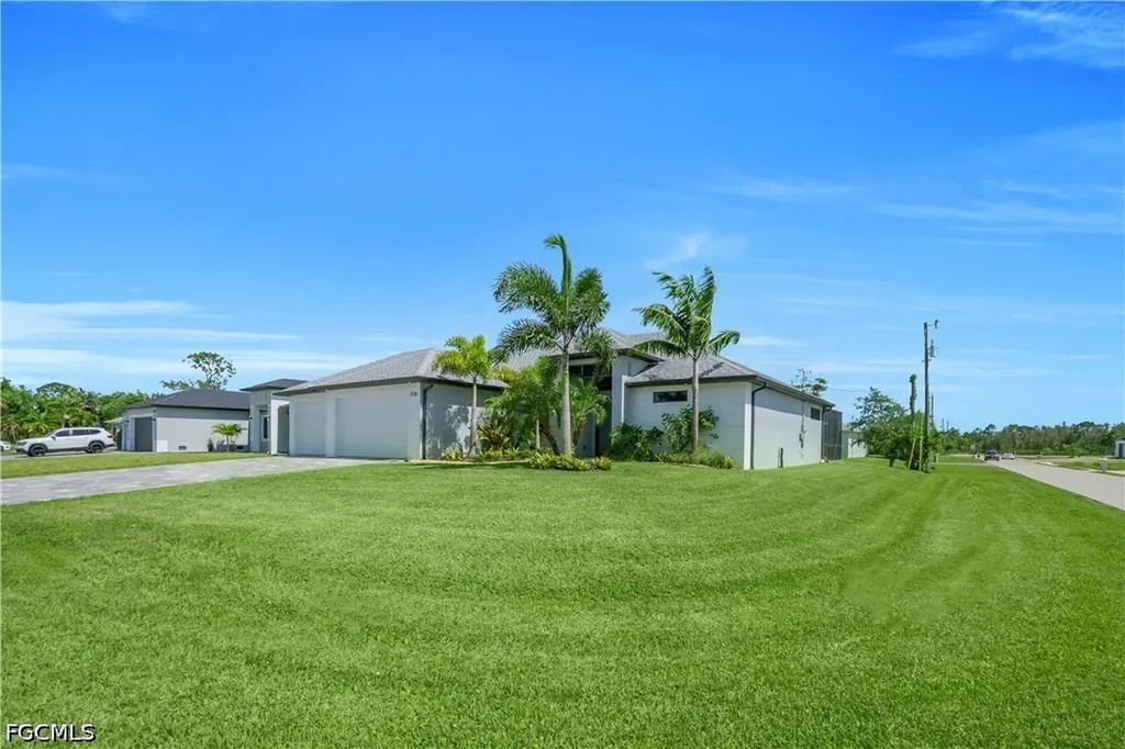 2728 SW 4th Lane Cape Coral FL 33991