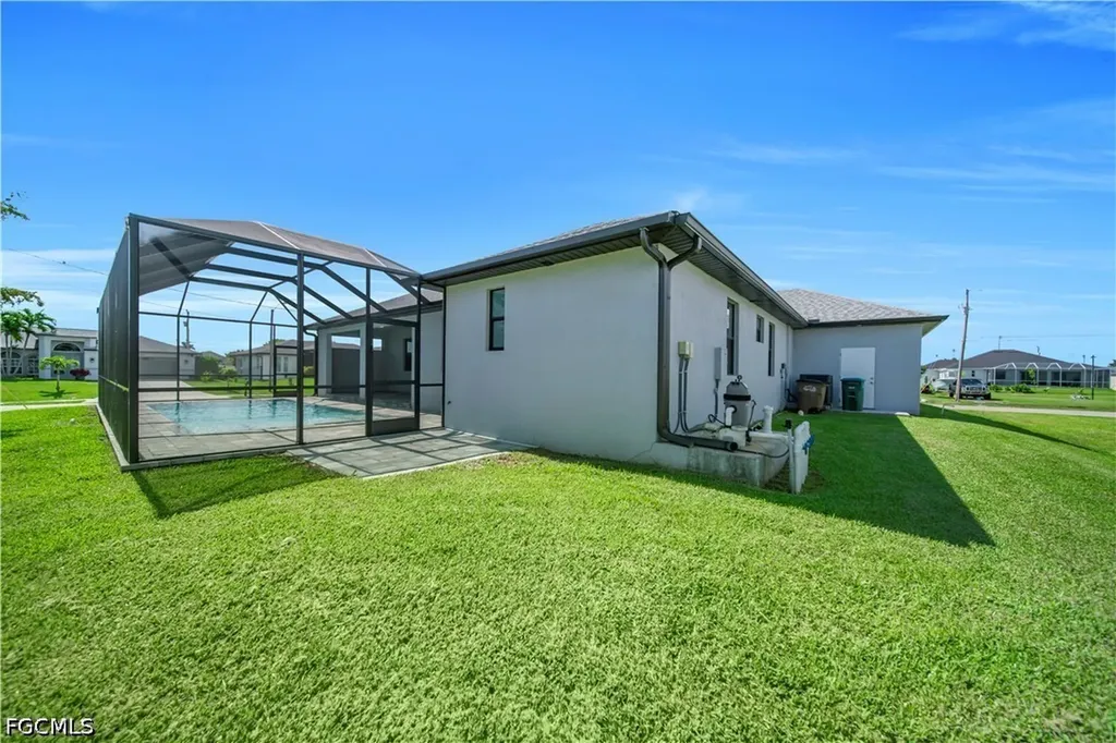2728 SW 4th Lane Cape Coral FL 33991