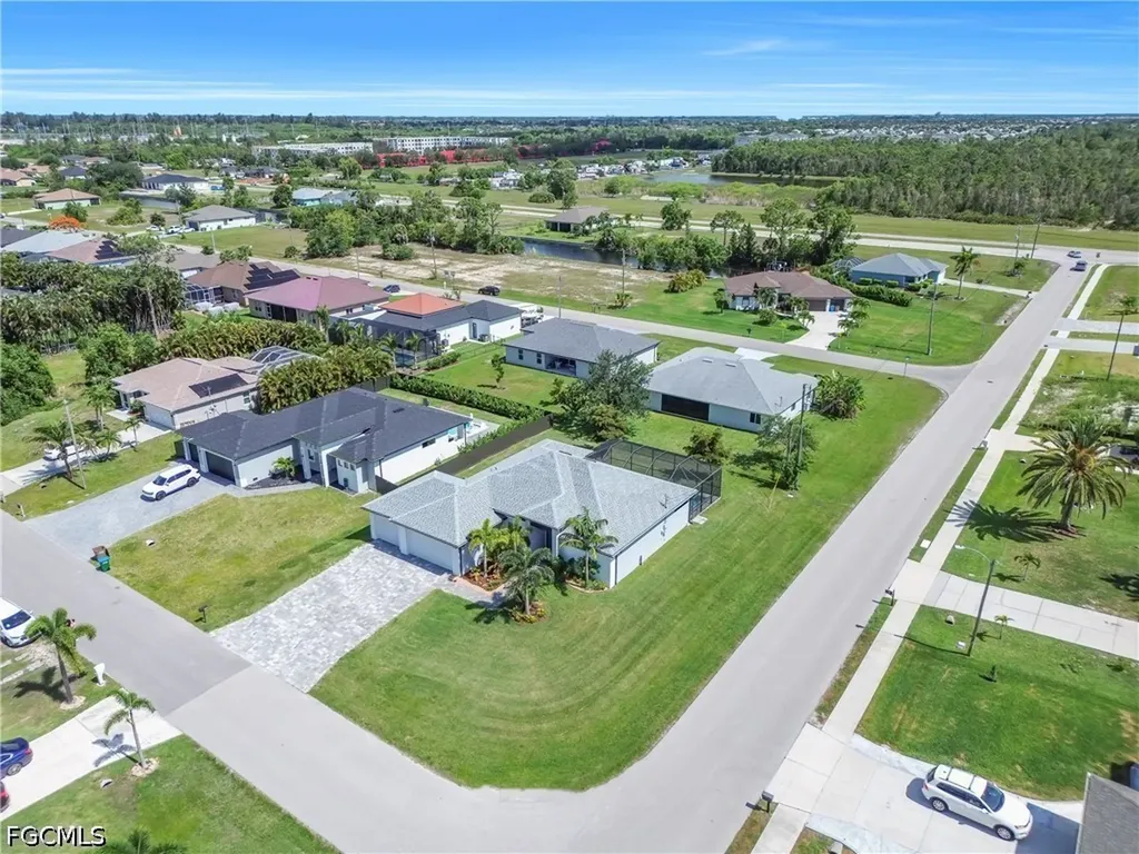 2728 SW 4th Lane Cape Coral FL 33991