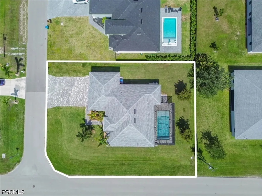 2728 SW 4th Lane Cape Coral FL 33991