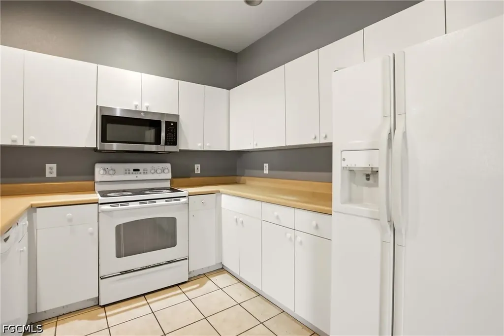 2433 George Avenue S Lehigh Acres FL 33973