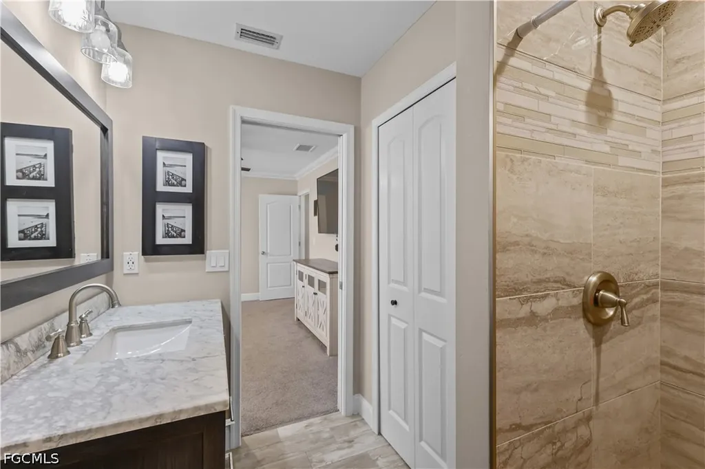 4115 SE 10th Place Cape Coral FL 33904