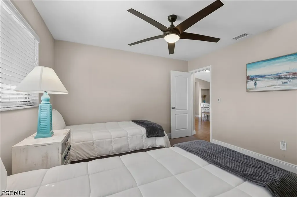 4115 SE 10th Place Cape Coral FL 33904