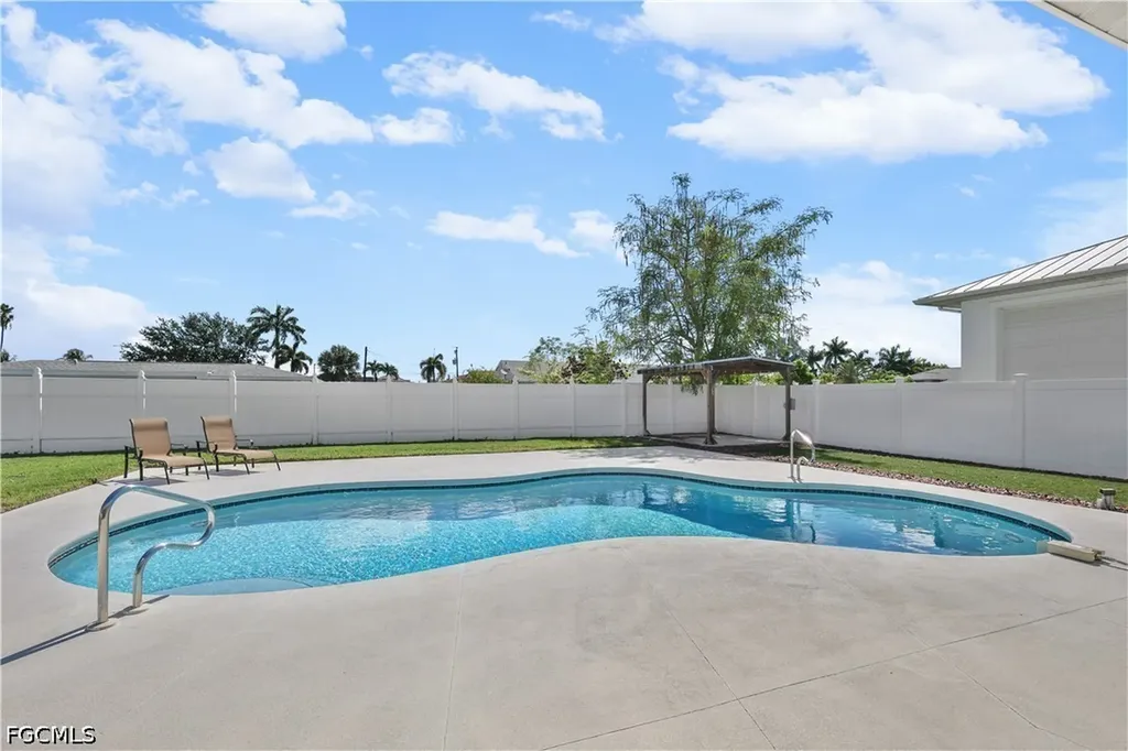 4115 SE 10th Place Cape Coral FL 33904