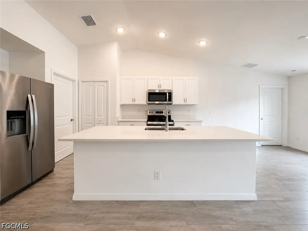 2925 NE 6th Avenue Cape Coral FL 33909