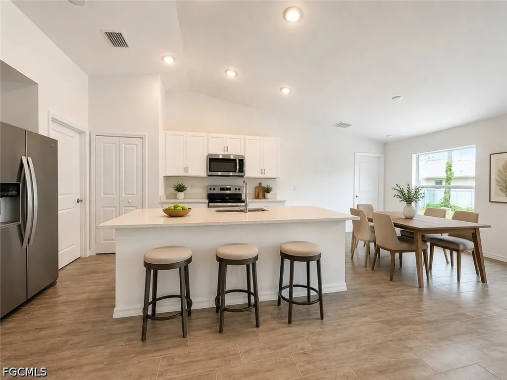 2925 NE 6th Avenue Cape Coral FL 33909