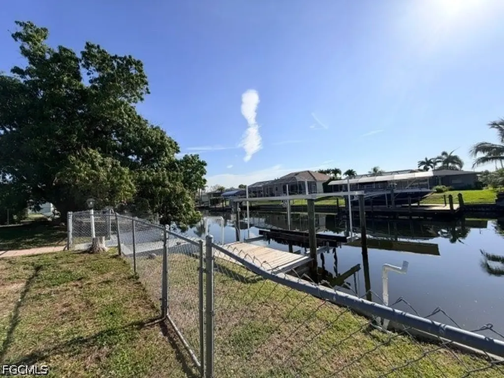 5319 Pelican Boulevard Cape Coral FL 33914