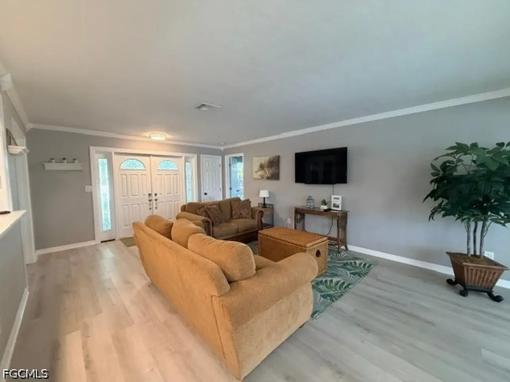 5319 Pelican Boulevard Cape Coral FL 33914