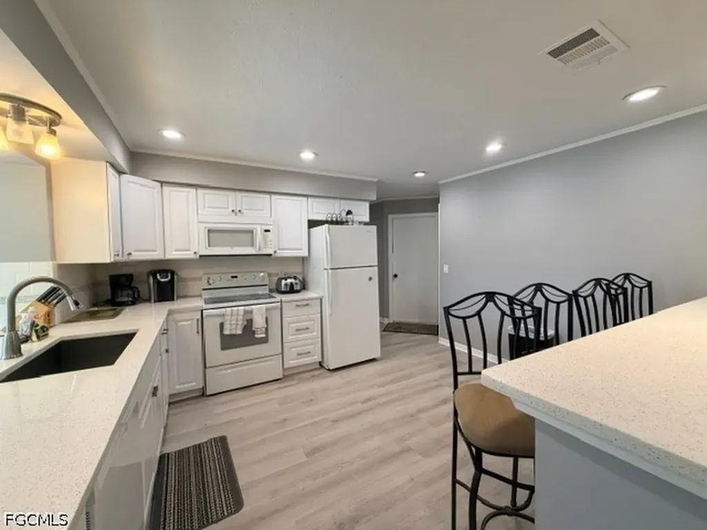 5319 Pelican Boulevard Cape Coral FL 33914