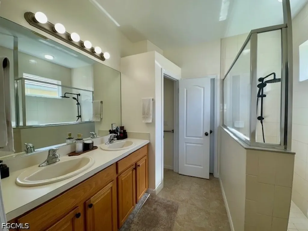 2430 Verdmont Court Cape Coral FL 33991
