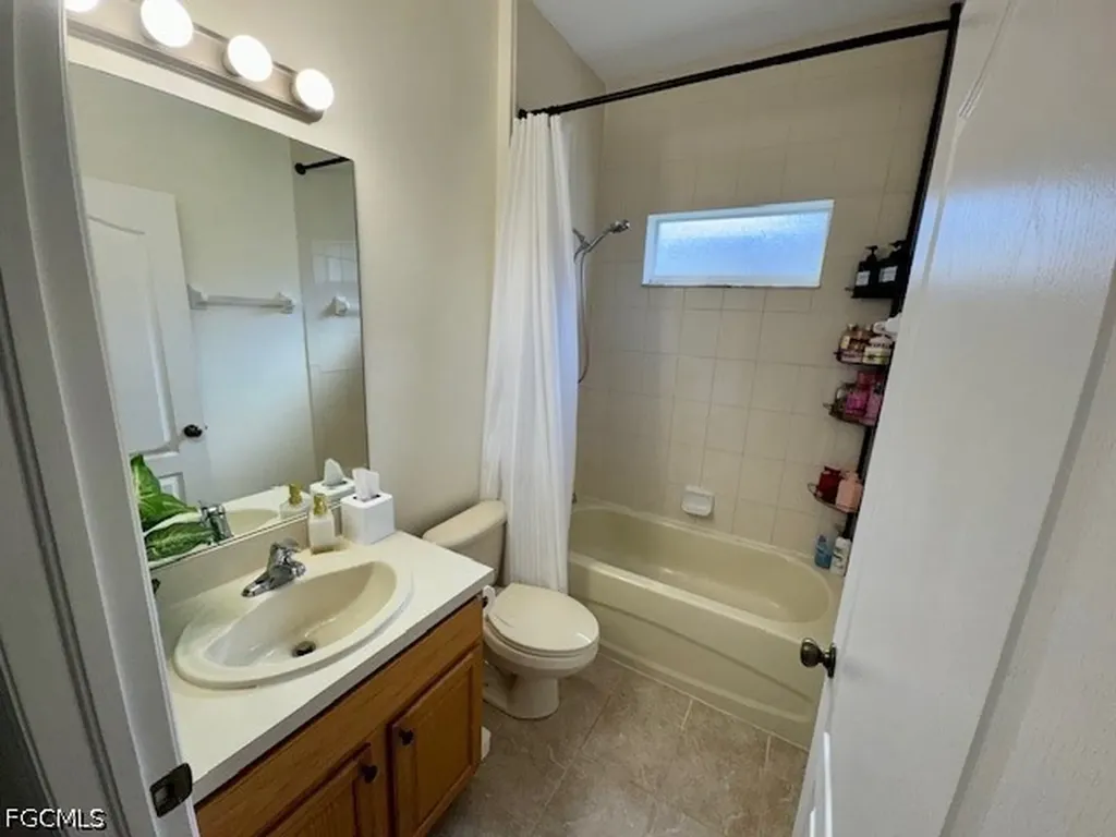 2430 Verdmont Court Cape Coral FL 33991