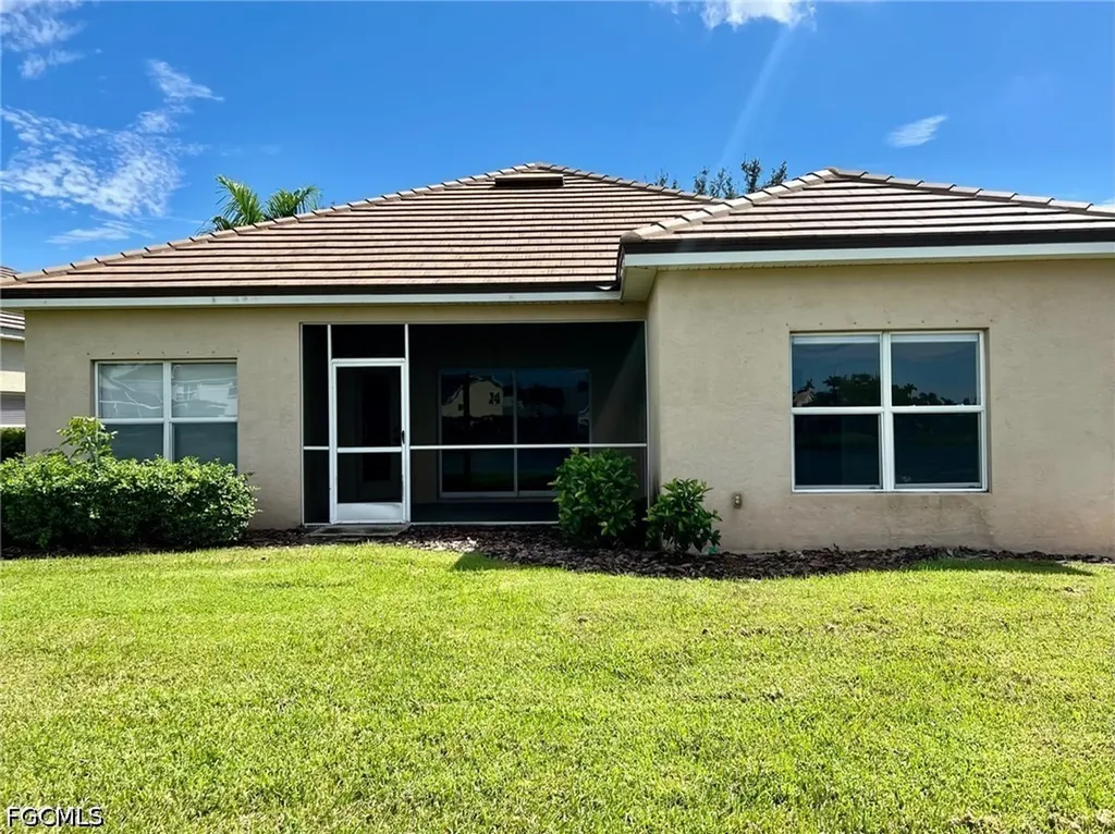 2430 Verdmont Court Cape Coral FL 33991