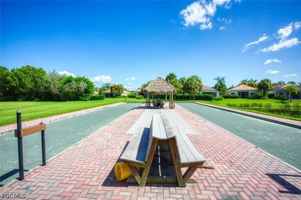 2430 Verdmont Court Cape Coral FL 33991