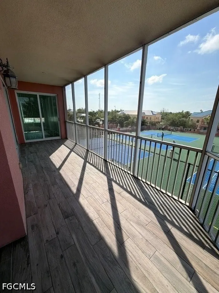 2743 1st Street Fort Myers FL 33916
