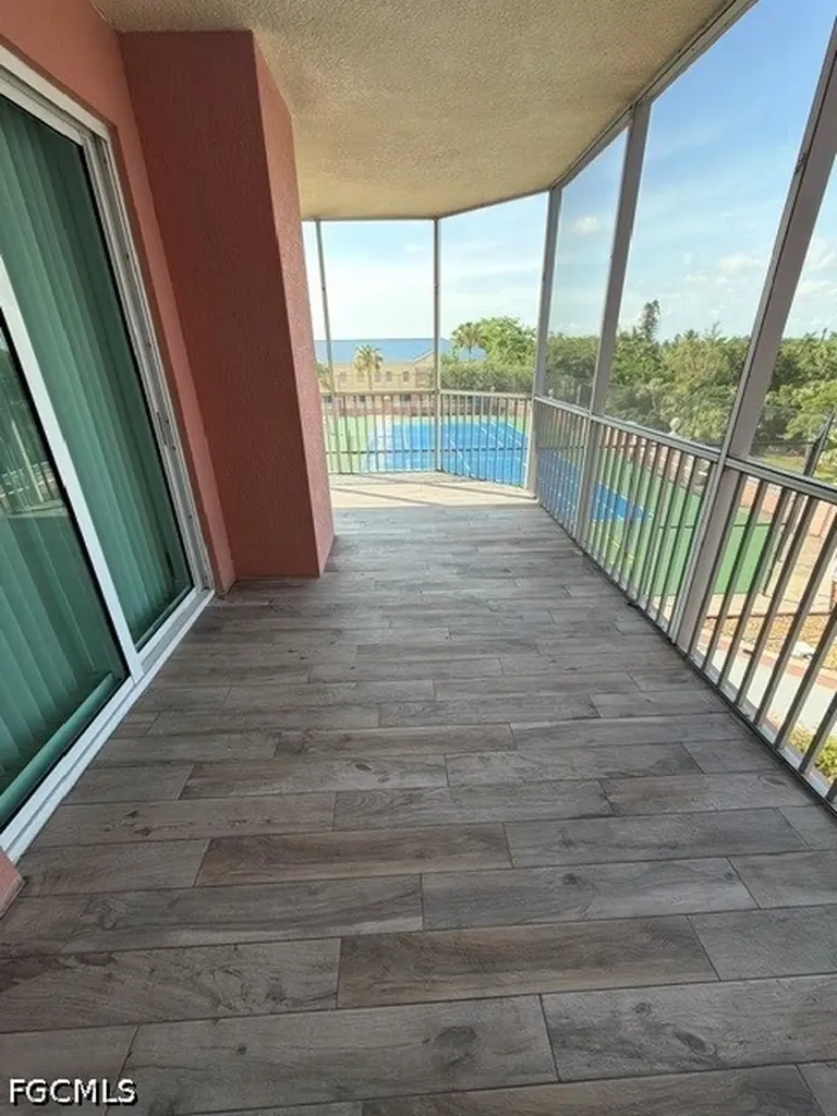 2743 1st Street Fort Myers FL 33916