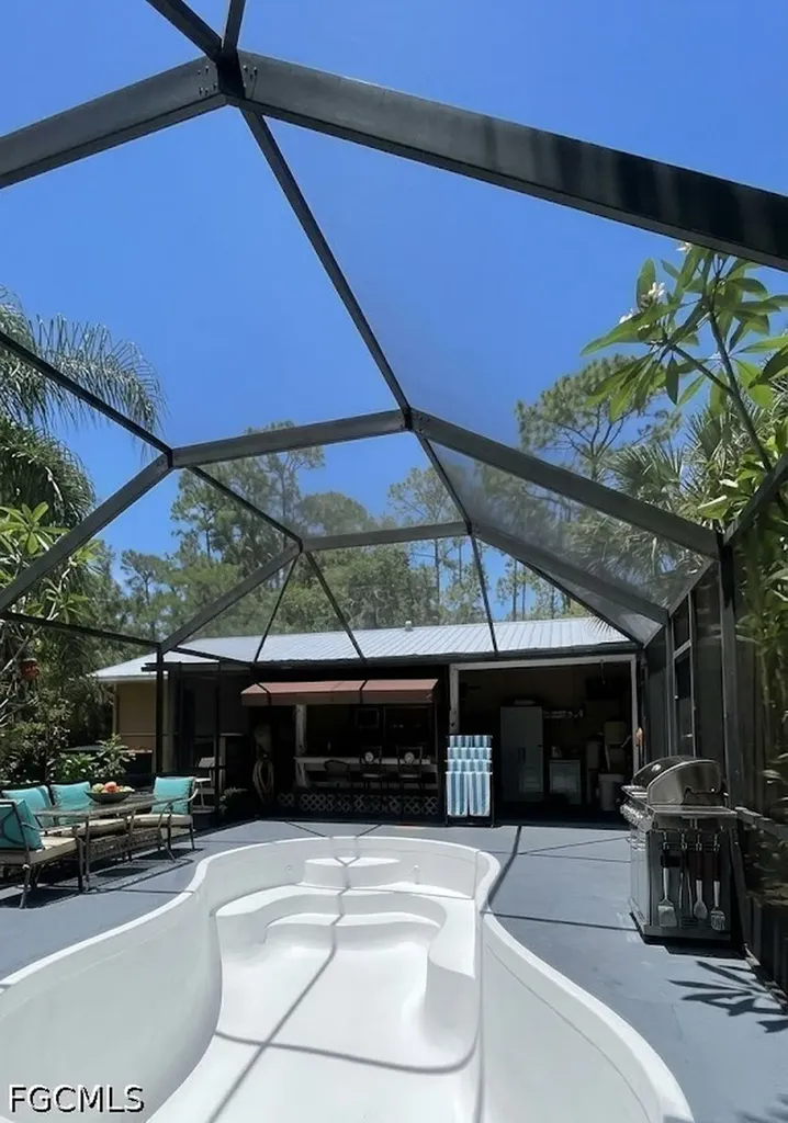 440 14th Avenue NE Naples FL 34120