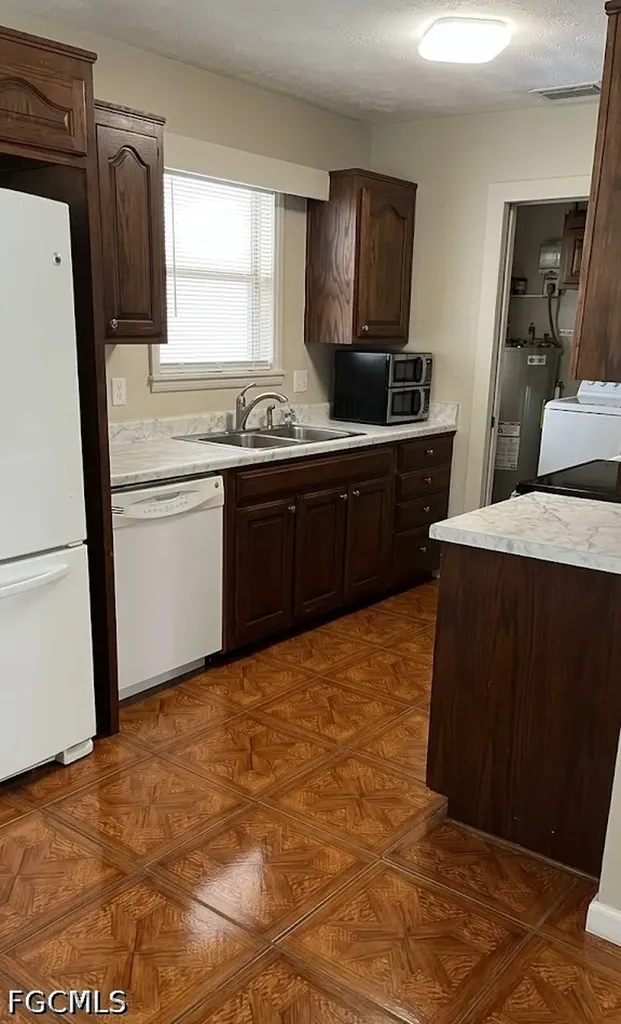 440 14th Avenue NE Naples FL 34120