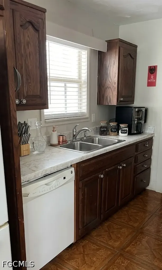 440 14th Avenue NE Naples FL 34120
