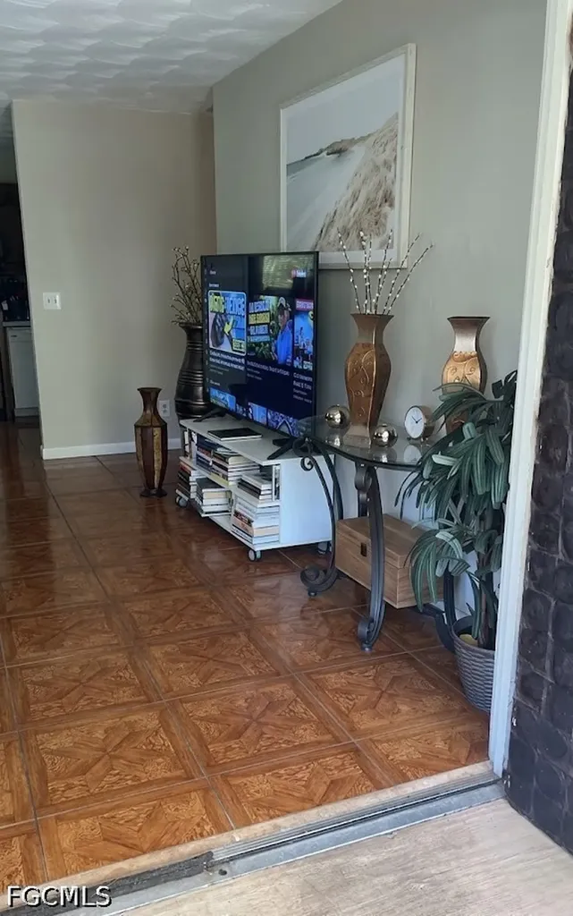 440 14th Avenue NE Naples FL 34120