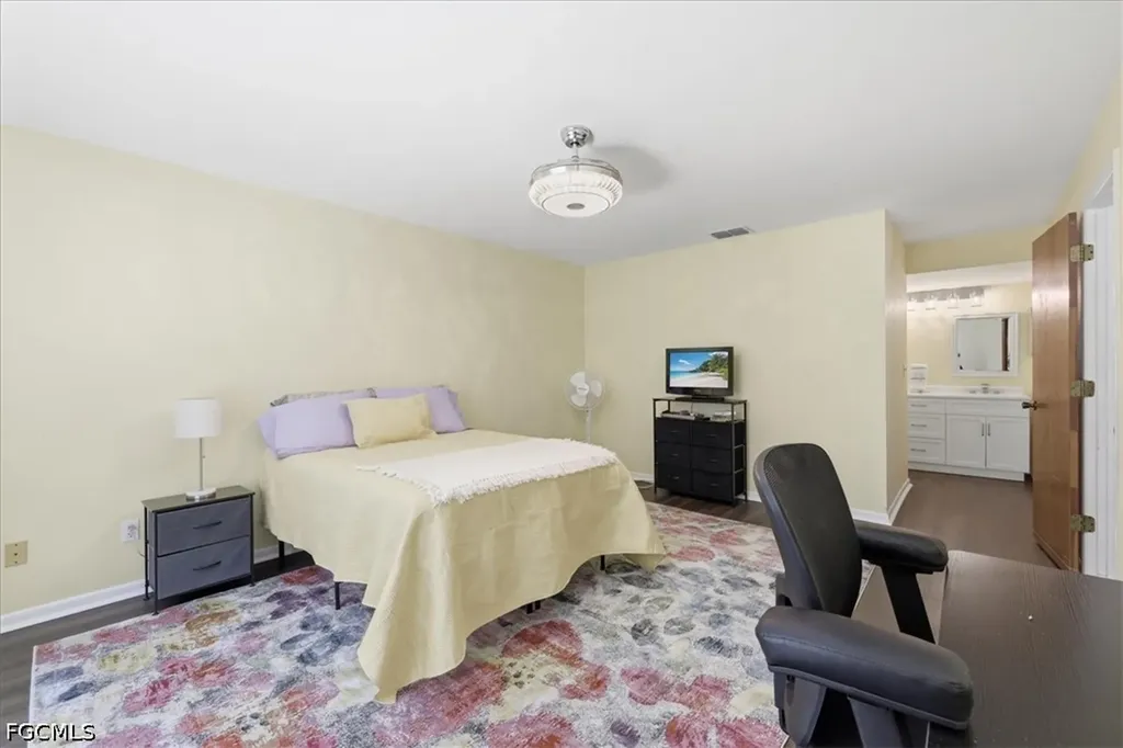 801 SW 11th Place Cape Coral FL 33991