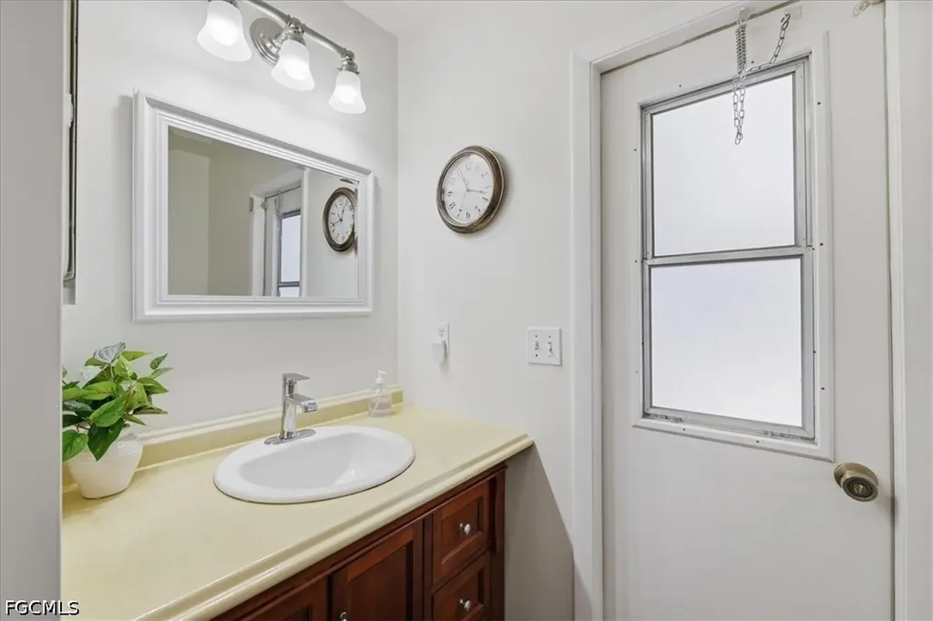 801 SW 11th Place Cape Coral FL 33991