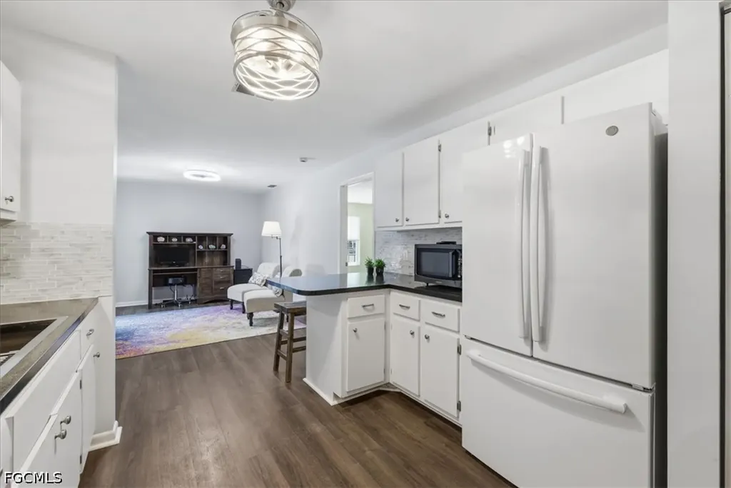 801 SW 11th Place Cape Coral FL 33991