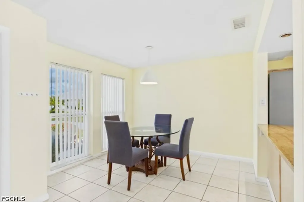 3419 SE 4th Place Cape Coral FL 33904